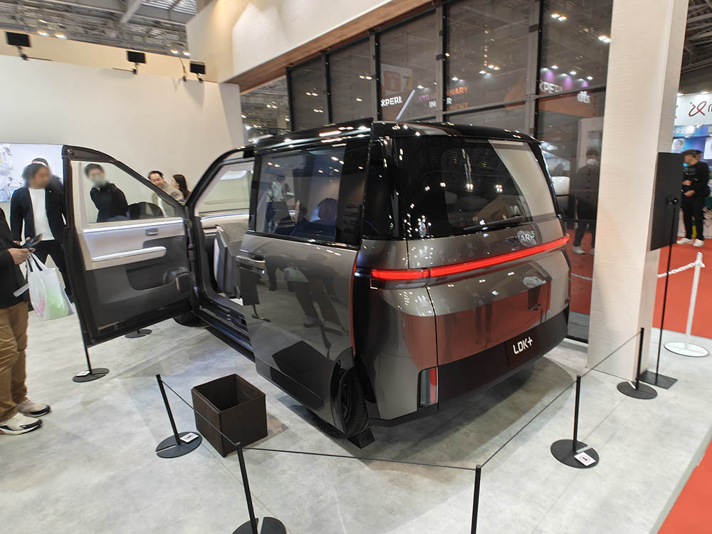 画像: リアドアは、スライドドアとなっており、Bピラーが無い分、開口部が非常に広く感じる