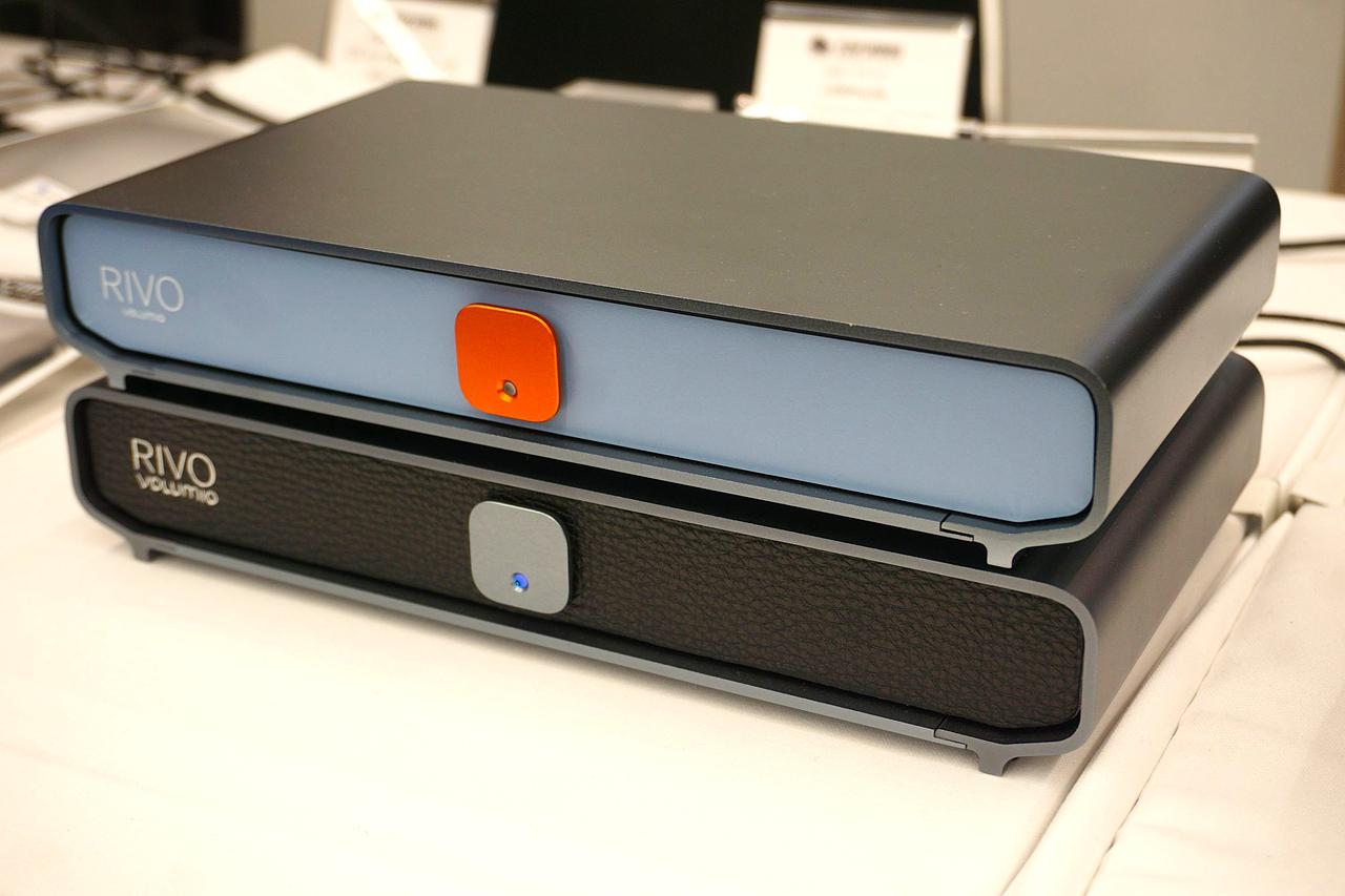 画像: VOLUMIOのデジタルトランスポート「Rivo」（写真上）と100台限定生産の「Rivo Black Edition」（写真下）。 価格はどちらも￥165,000（税込）