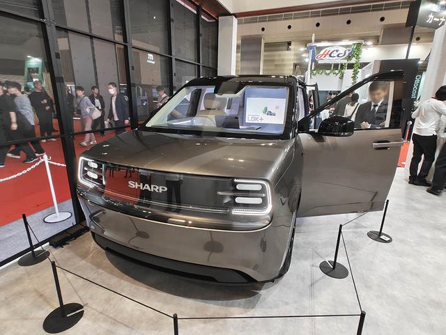 Japan Mobility Show 2025」家電メーカー・シャープのブースに電気