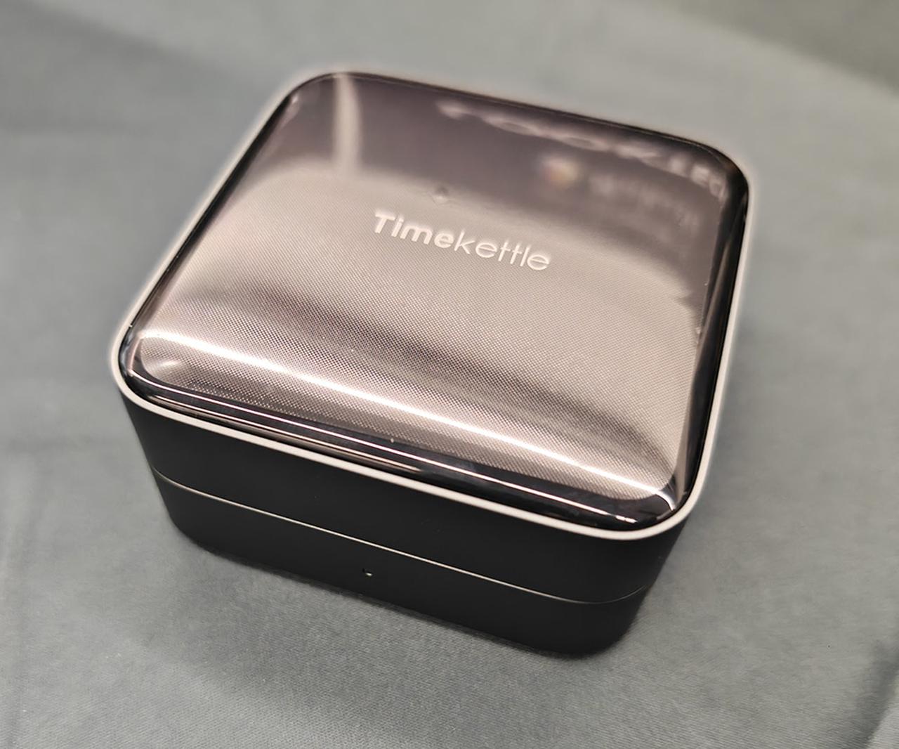 画像: イヤホンが収められているとは思えない高級感のあるケース