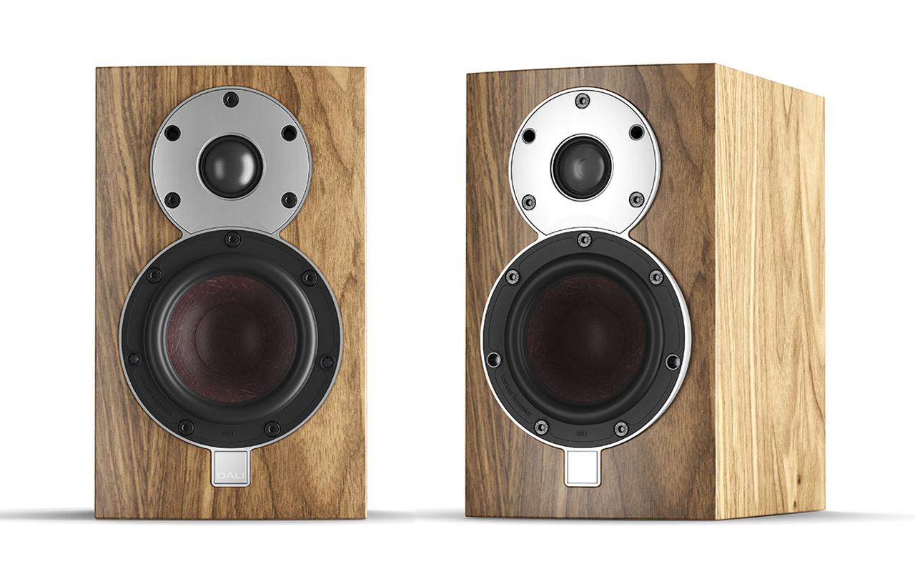 画像1: ダリのコンパクトスピーカーに「MENUET SE Natural Walnut」が追加。自然なウォルナット仕上で、インテリアとの調和も取れる