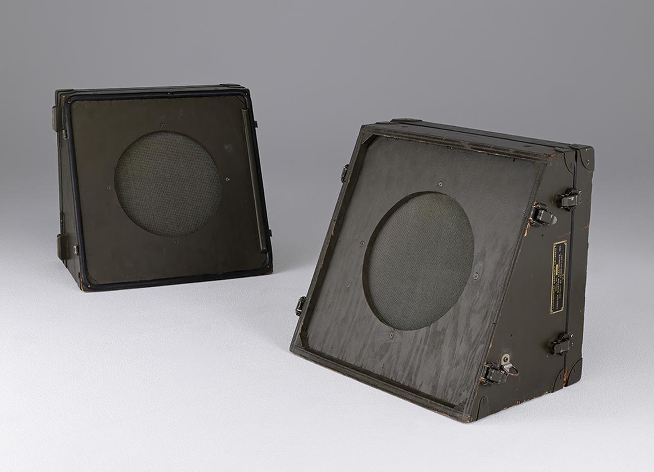 ラギッドな外観も魅力のヴィンテージ軍用スピーカー - Stereo Sound ONLINE