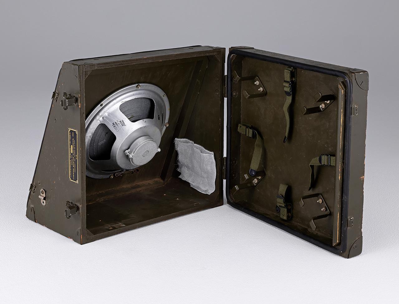 画像: 軍用可搬型スピーカーシステム Chester Morton Electronics LS148A/U ※メーカー直送 | ステレオサウンドストア Untitled Document