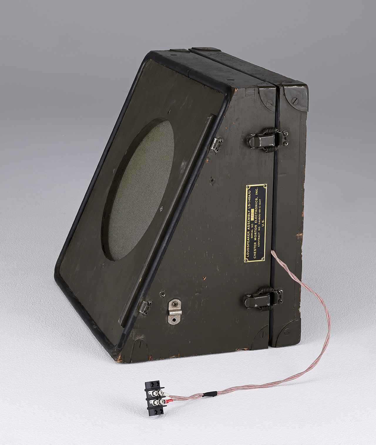 画像2: ラギッドな外観も魅力のヴィンテージ軍用スピーカー