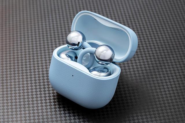 画像1: 【PR】ファーウェイの人気イヤーカフイヤホンが全方位的に進化して「HUAWEI FreeClip 2」として登場。優秀な通話NRにAI自動音量調整機能を備え、音質もさらに強化された
