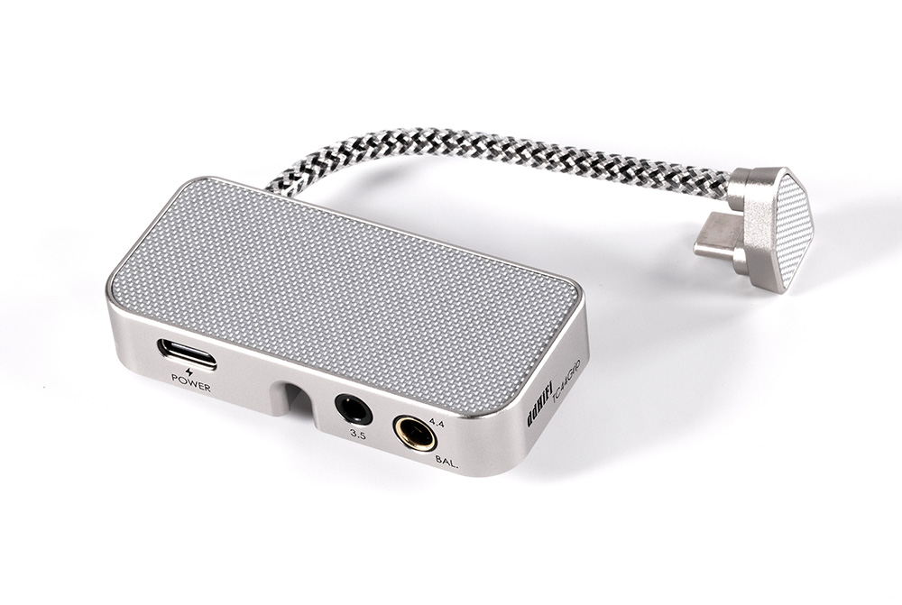 画像1: dd HiFiから、スタイリッシュなポータブルDACアンプ「TC44Grip」が12月6日に発売。使用中にスマホの充電もOK