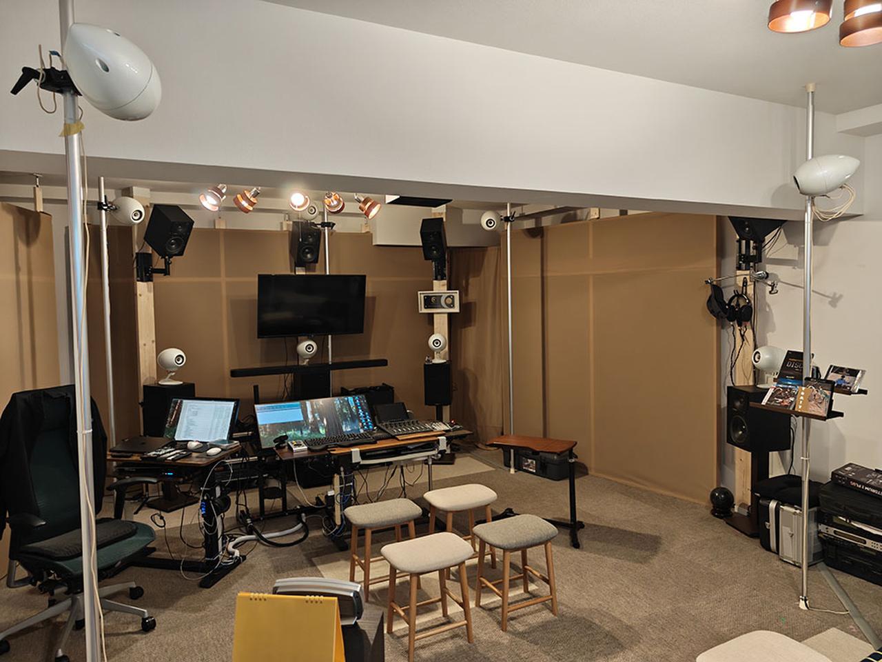 画像: 今回の取材は、奈良市にある「ならまちスタジオ」にお邪魔している。ここはドルビーアトモスやAuro-3Dといったイマーシブ・オーディオのミックス作業や検証を行うために入交さんが新たに開設したプライベートスタジオで、両フォーマットのために最適配置した2種類のマルチチャンネルシステムも準備されている。その詳細は近日改めてお届けするので、お楽しみに