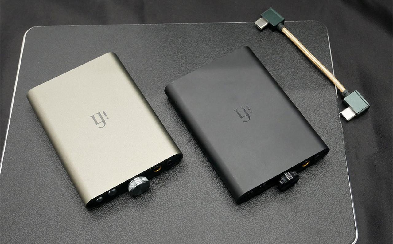 画像: hip dac 3の現行モデル(左)とブラック仕上げ(右)