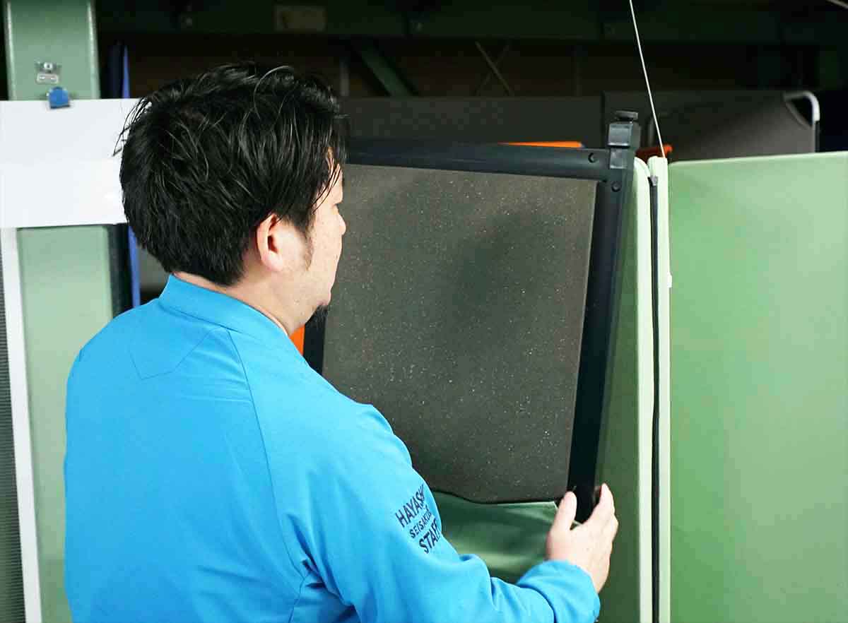 画像2: “音楽を聴きたい時” にも、“常設の調音” にも活躍する「オーディオルームパネル」が、ものづくりの街・東大阪から誕生。音楽ファンの閃きから生まれた、注目アイテムをじっくり試した