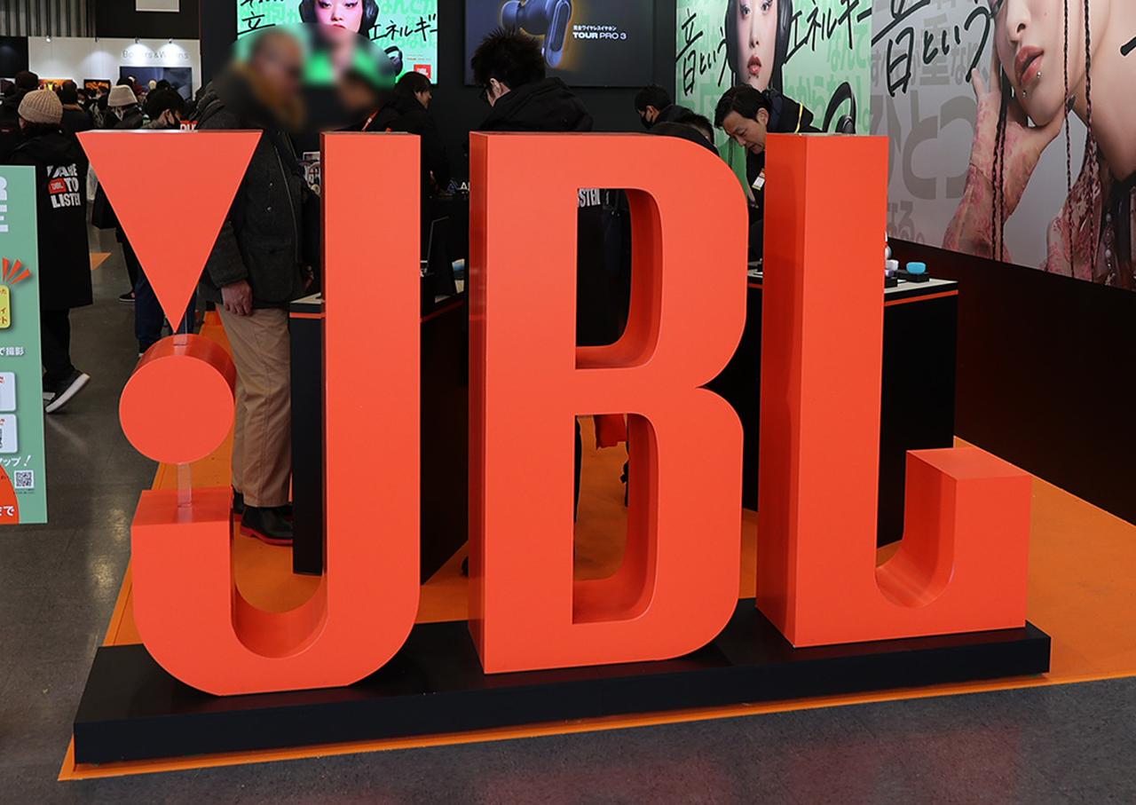 画像1: 【ポタフェス2025冬 秋葉原 レポート01】各社から登場の新製品をいち早くチェック。ファーウェイ「HUAWEI FreeClip 2」、Victor「WOOD master」、Bowers&Wilkins「Px8 S2 McLaren Edition」など