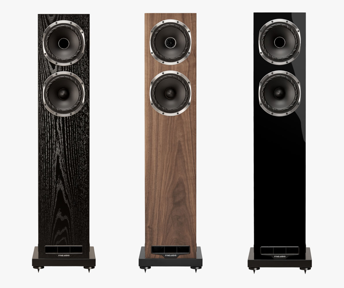 画像: 左から、ブラックオーク、ナチュラルウォールナット、ピアノグロス・ブラック