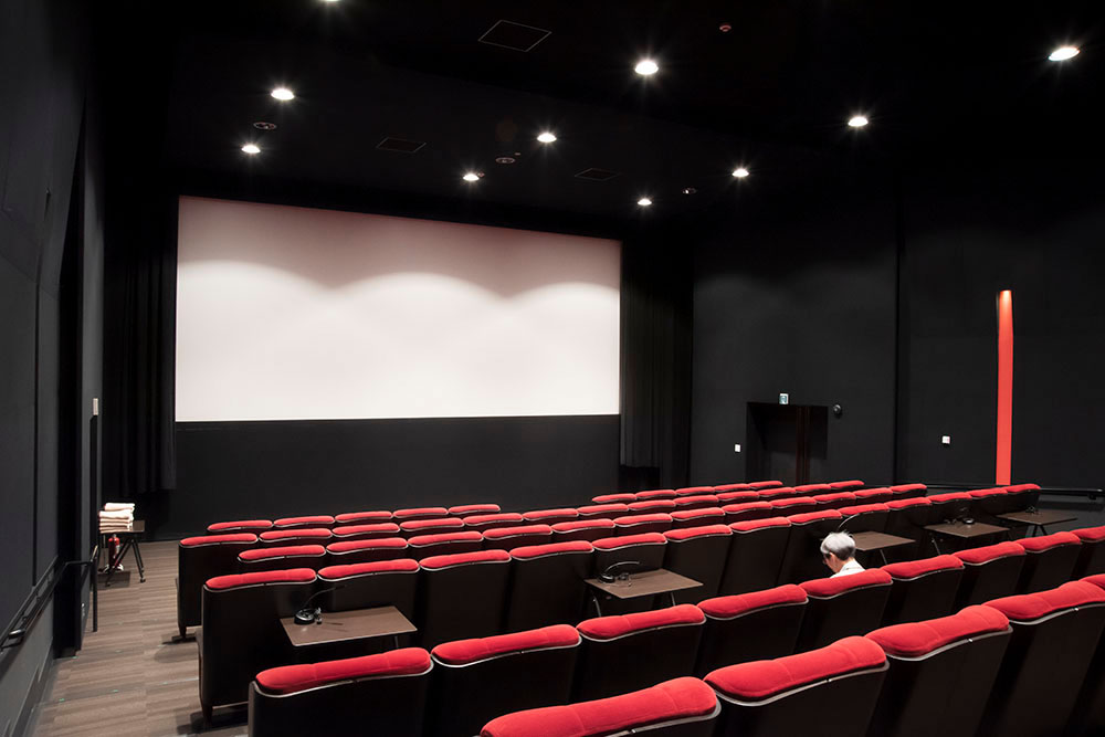 画像: ポストプロダクションセンターの試写室もドルビーシネマに対応した