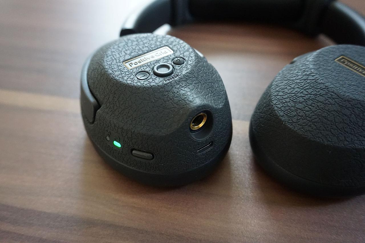 画像: 「Spark NEO CORE」。トランスミッターは付属しておらず、有線接続のみのシンプルな設計。同じくPositive Grid 社から発売されているワイヤレス・システム「Spark Link」を購入すれば「Spark NEO」同様にワイヤレスで演奏を楽しむことも可能だ