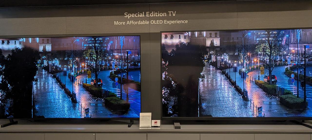画像: 今後登場する低価格の有機ELパネルを開発。右のminiLED液晶テレビより高価格だ