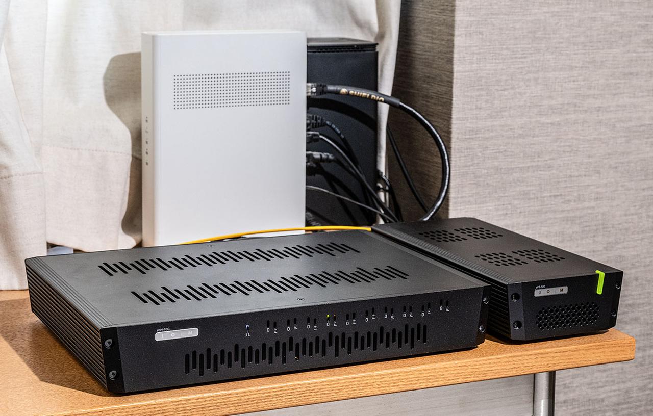 画像1: SOtM「sNH-10G」を使った光LAN接続でネットワーク環境をグレードアップしたら、驚きの効果が！ 「sMS-2000」が聴かせる“華やかできらびやかなサウンド”も絶品