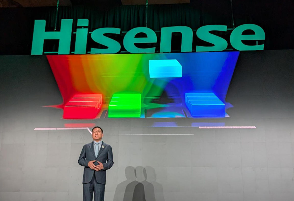 画像: ハイセンス・ビジュアル・テクノロジー社長のDennys Li氏は「ハイセンスのRGBバックライトminiLEDは、QD-OLEDより優れるのです」。目の前の敵はQD-OLEDらしい