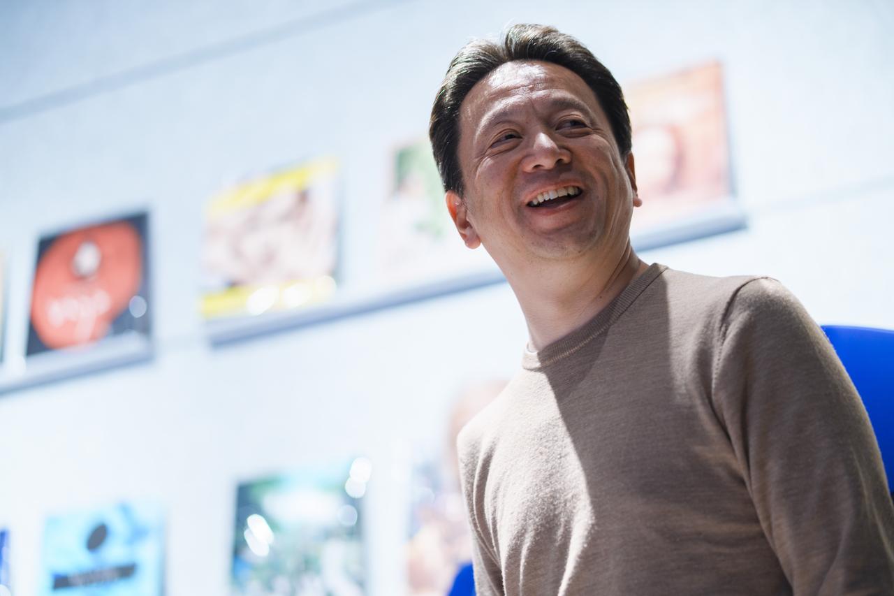 画像: LINN Japanの山口さん。LINNのネットワークプレーヤー「DSシリーズ」は、過去の製品も全てアップグレードすることで、現在のネットワーク環境でもストリーミング再生可能。長く安心して使えるプレーヤーだと山口さんは語る