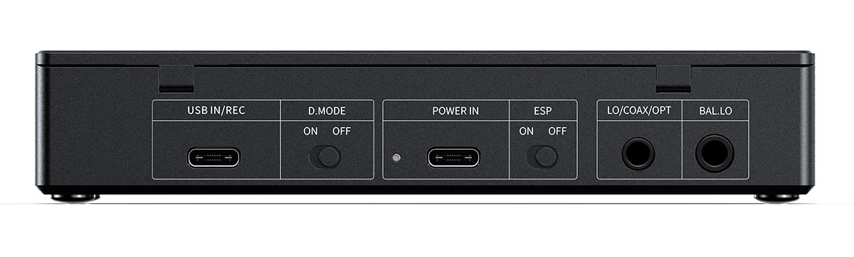 画像: USB端子はデータ用と電源用に別々に搭載