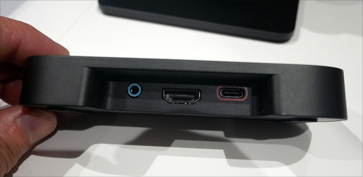 画像: 左からアナログ/光デジタル用の3.5mmコネクター、ARC対応HDMI端子、電源用のUSB Type-Cが並ぶ