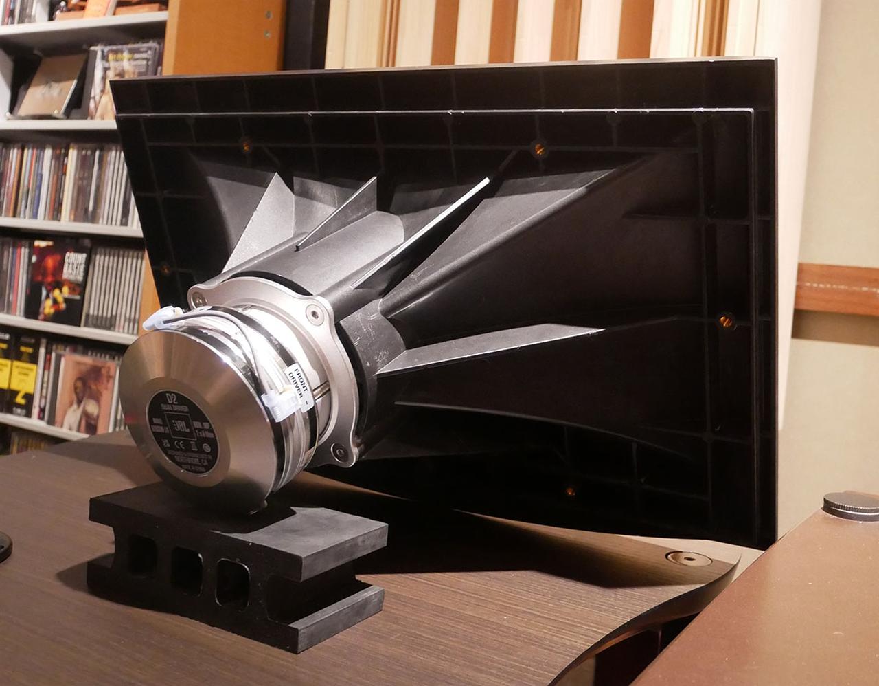 画像: D2コンプレッションドライバーにも新設計のD2830Bを搭載する