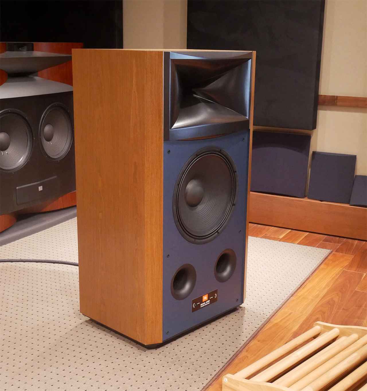 画像: 4369の本体サイズは、W630✕H1120✕D470mmと従来モデルから大型化されている