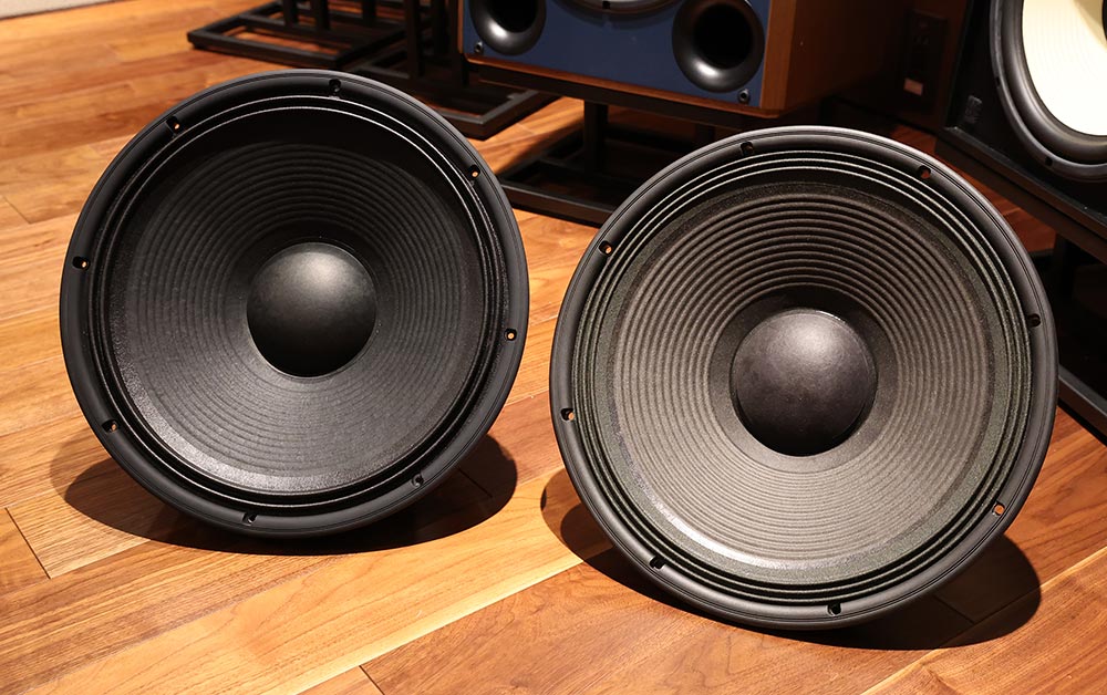 画像2: JBLモニタースピーカー「4369」をじっくり聴いた！ “豊かな迫力と現代的な描写力を備えた音は、他のスピーカーでは味わえないJBLならではの新境地だ”【注目製品に肉薄 07】