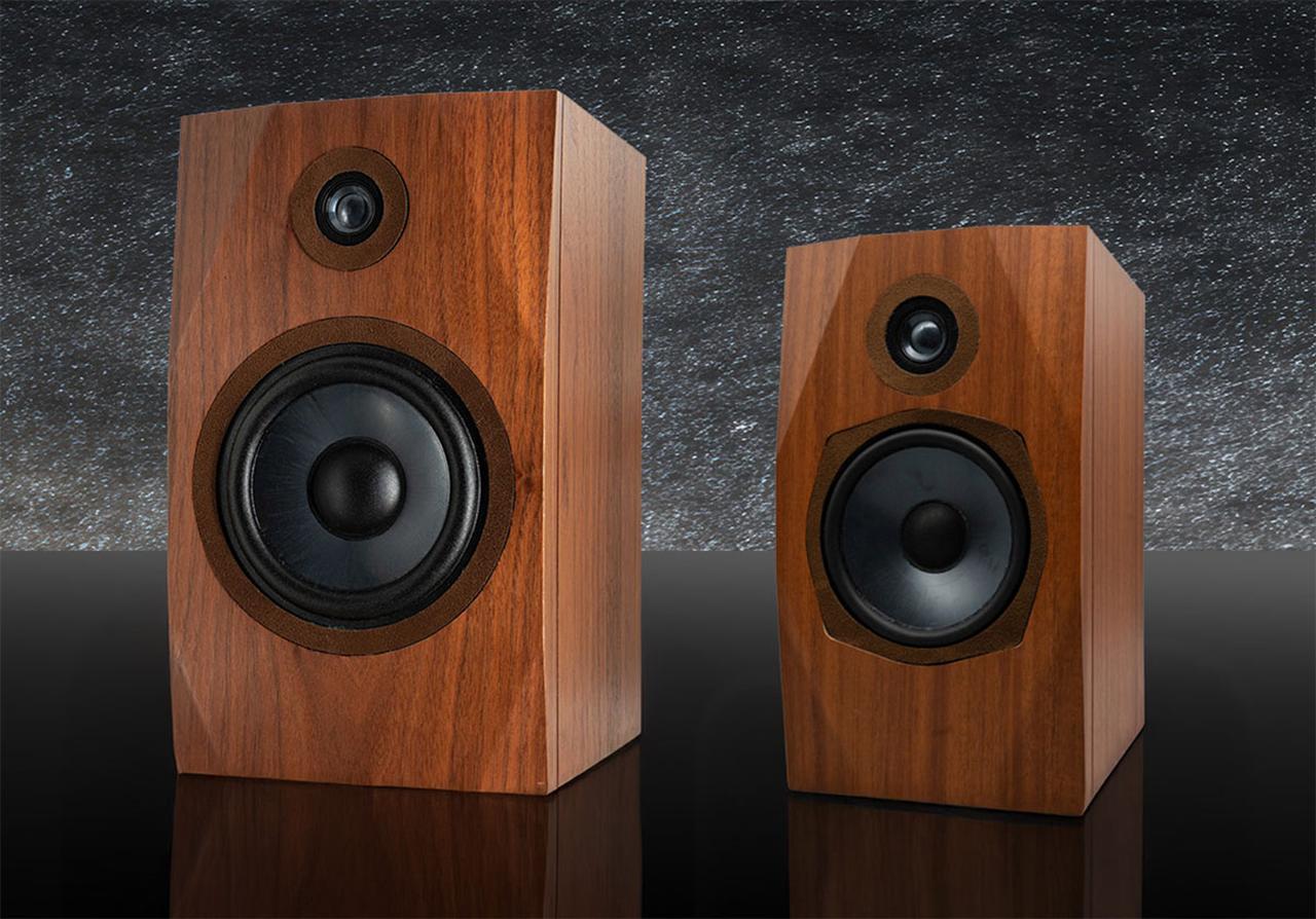 画像: 16cmウーファーを搭載する「DS-TC62B」（左）と、13cmウーファーの「DS-TC52B」