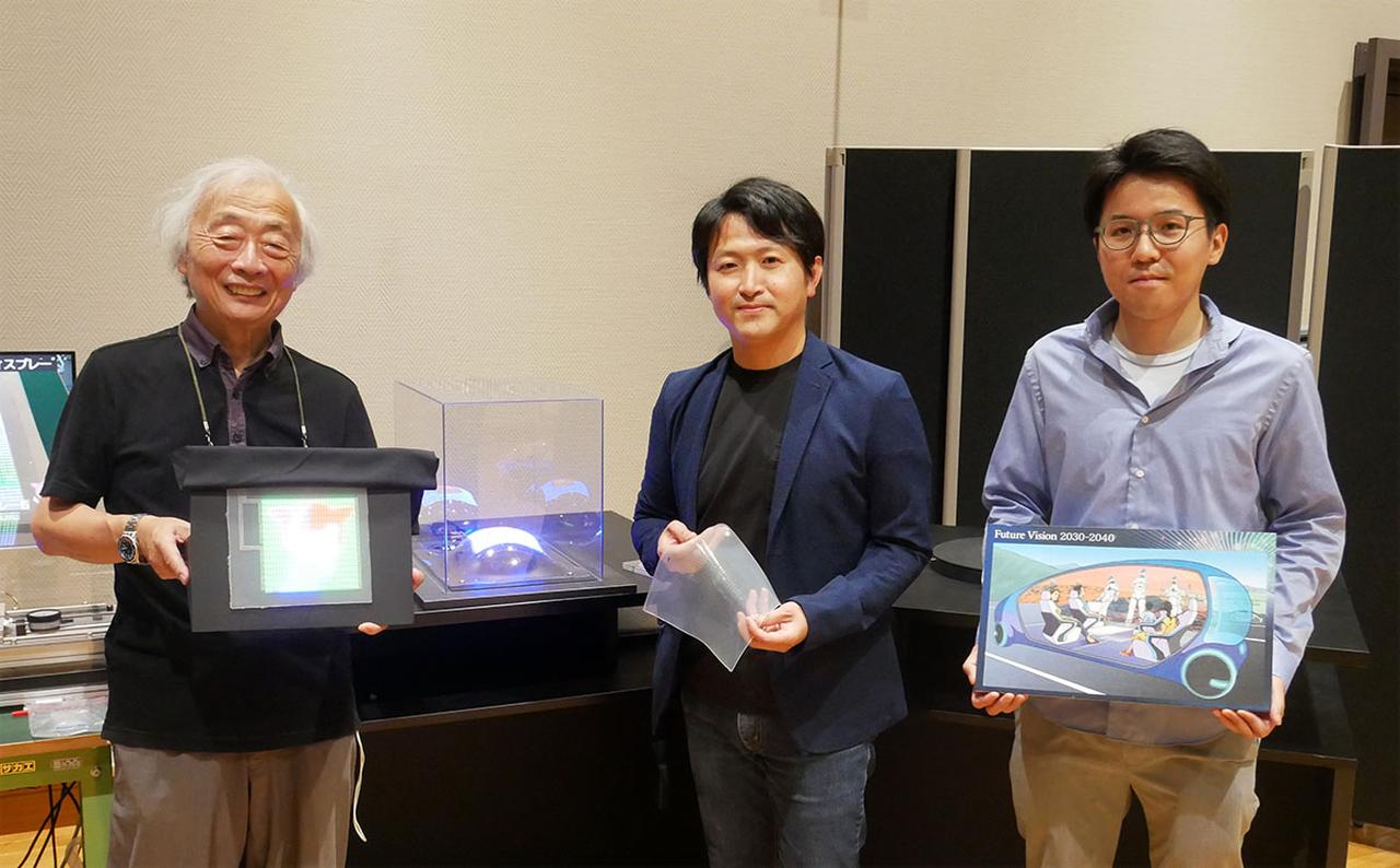 画像: 取材に対応いただいた、放送技術研究所 新機能デバイス研究部 博士（工学）　宮川幹司さん（中央）と、新機能デバイス研究部 坪内研太さん（右）