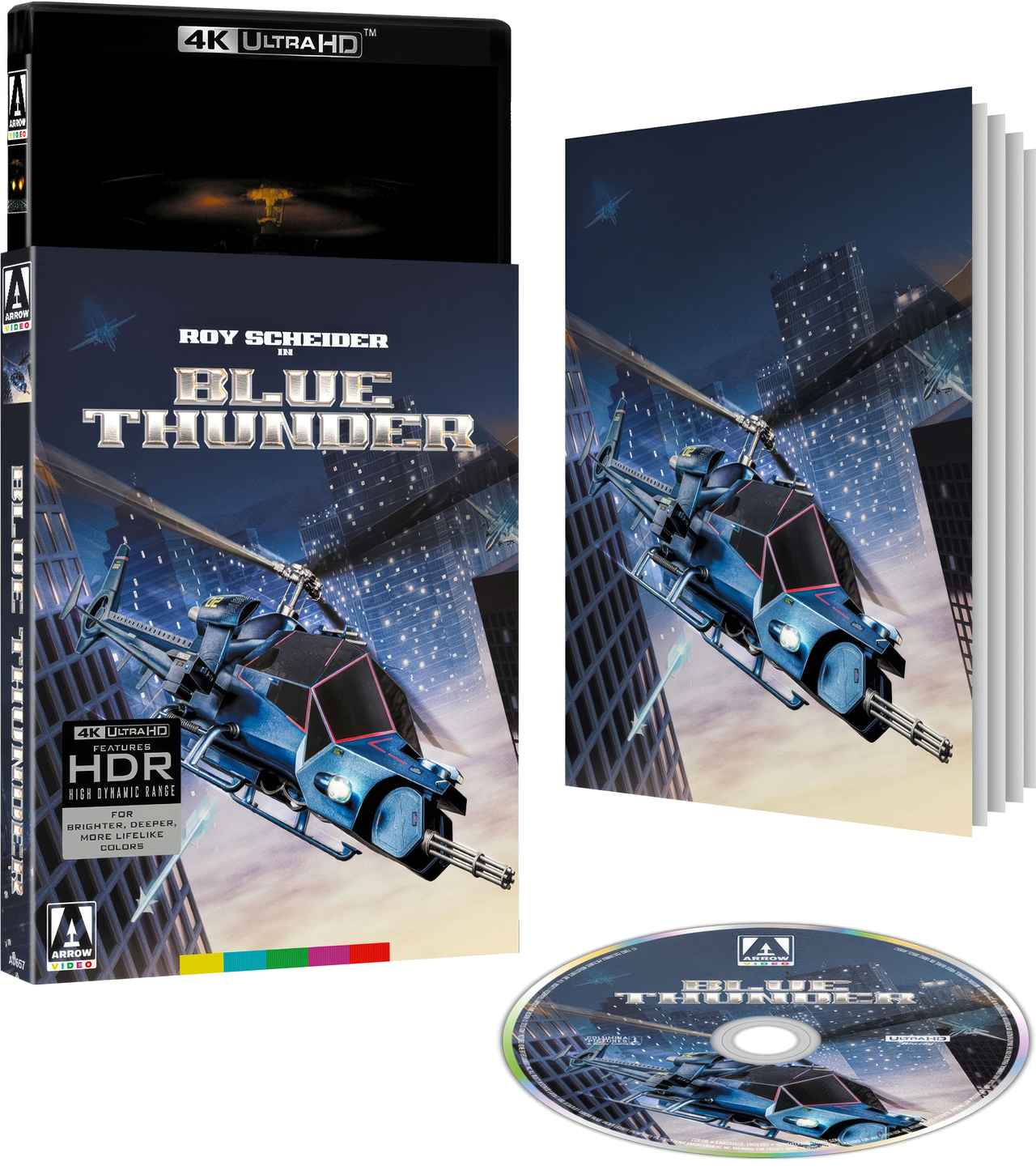 画像: ジョンは、拡散のない、クリーンで鮮明な映像を求めていた。それはリアリティを追求するためだ。この映画を観る観客の多くは、主にベトナム戦争の映像を毎晩テレビで見て育った人たちだ。彼らはヘリコプターの姿を知っているし、夜にハリウッド大通りを走るパトカーの姿も知っている。こうしたイメージこそが、映画と現実を結びつけるものなのだ。スプリットショットやぼんやりとした背景では、そういったイメージは表現できない。私たちは高いシャープネスを持つハードレンズ（単焦点レンズ）を多用した。ズームレンズを使う時でさえ、基本的には固定焦点にセットしている。ジョンは自分の望む撮影をはっきりと理解していた。上空を飛ぶヘリコプターがどんな旋回をするのか。常に正確な視点を得るためのドリーショット、視覚的な視点を変えるためにクランクを少しオーバーまたはアンダーにするタイミング、ブルーサンダーをより不気味に見せたいシーンで広角レンズを使うこと、ヘリコプターの窓に特定の反射を映すことなど、あらゆる細部にまでこだわった。私がもっとも誇りに思っていることは、観客にカメラの存在を意識させることなく、ジョンが望む映像を提供できたことだ。観客に2時間のあいだ、映画を観ていることを忘れてもらうことが狙いだった。『ブルーサンダー』はファンタジーであり、現実逃避的な娯楽映画だ。その成功は、観客をどれだけ映画に引き摺り込めるかにかかっていた。　撮影監督ジョン･A･アロンゾ