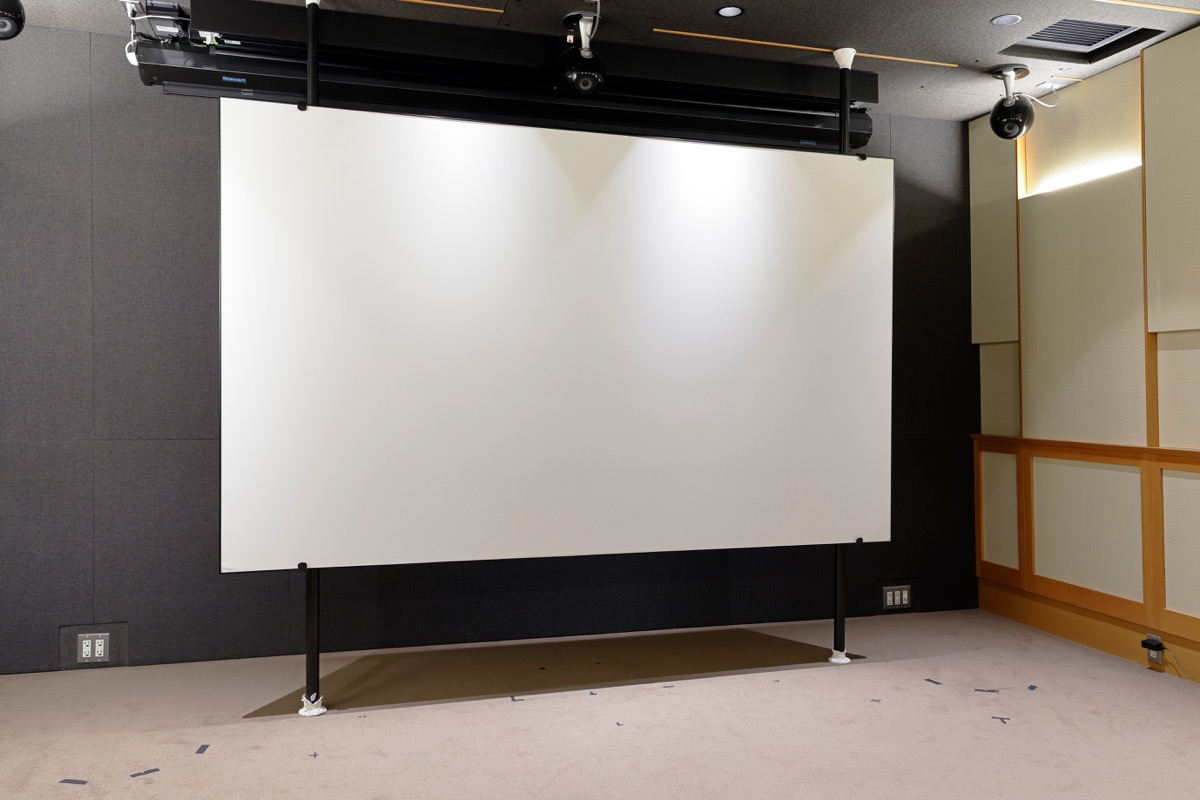 画像1: 「オーロラブランド」スクリーン。絶品の質感!際立つ自然な画調!「16K Ready」を謳う映画の本場アメリカ発祥の狭ベゼル仕様スクリーンに注目