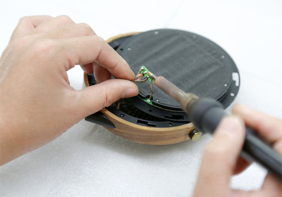 画像4: SENDY AUDIOの新製品「Egret」は、工芸品のような美しさと優れたサウンドを両立した、魅力溢れるヘッドホンだ。“このモデル、かなりコストパフォーマンスが高い”