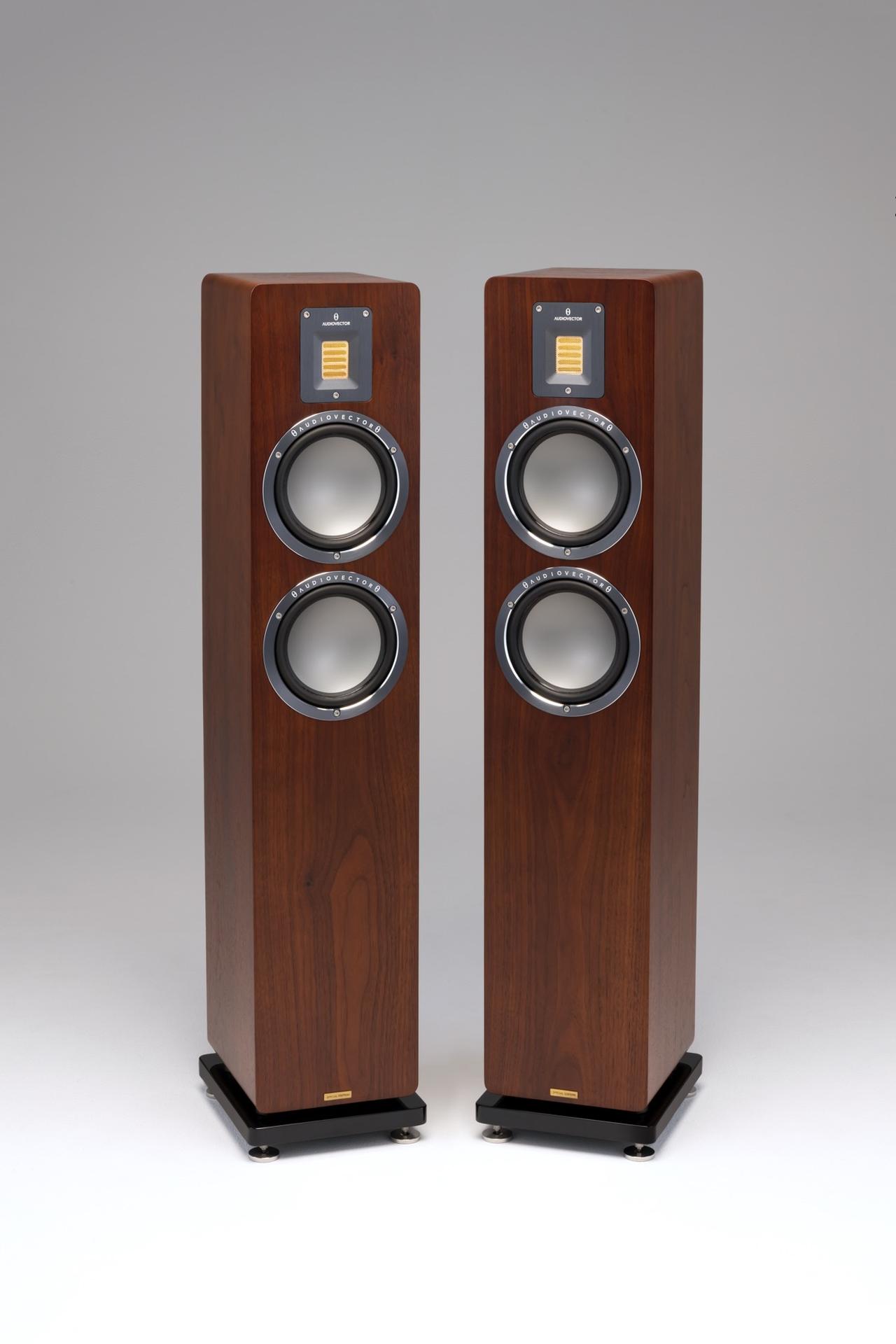 画像1: 『ADUIOVECTOR QR 3 SE』艶やかでありながら繊細さと陰影を絶妙に描写！大きな感動を描くオーディオベクターの上位機【厳選オーディオコンポーネント】