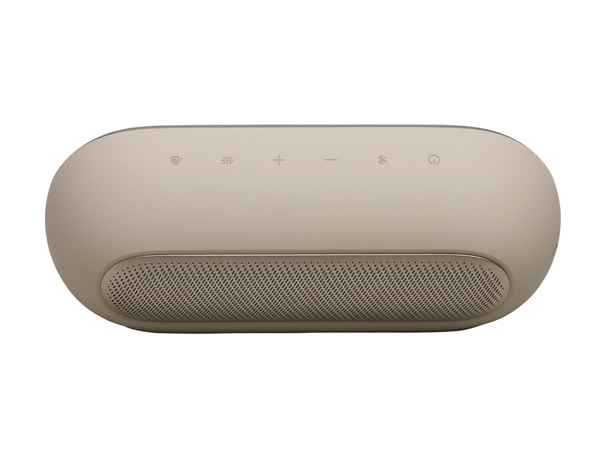 画像: 背面にパッシブラジエーターを搭載している