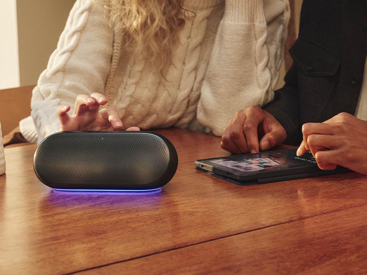 画像1: Harman Kardon、コンパクトながら2ウェイスピーカーとデュアルパッシブラジエーターを搭載！パワフルな低音を実現したBluetoothスピーカー登場