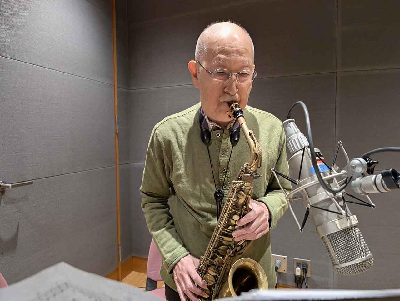 画像: 筒美氏のジャズ仲間で、サックスプレーヤーの苫米地氏（御年82才）