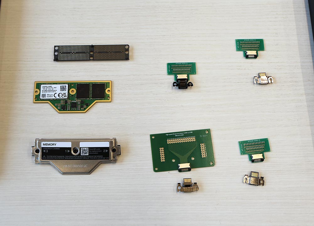 画像: 右側がUSB-Cのモジュール部。端子のメス受けの部分を自分で交換できる
