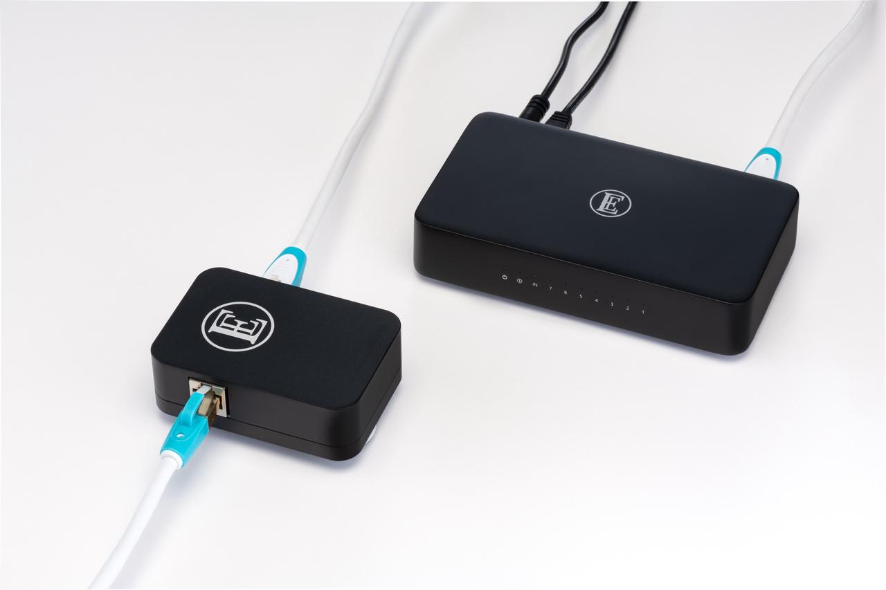 画像: ネットワーク・ノイズアイソレーター『English Electric EE1 Plus』。音のピースがピタリとハマる快感、音響＆音楽的トリートメント効果に脱帽《Qobuz再生の注目グレードアップアイテム》 - Stereo Sound ONLINE