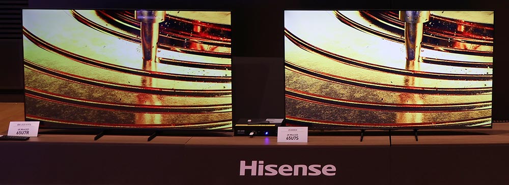 画像: 右が新製品のU7Sモデル