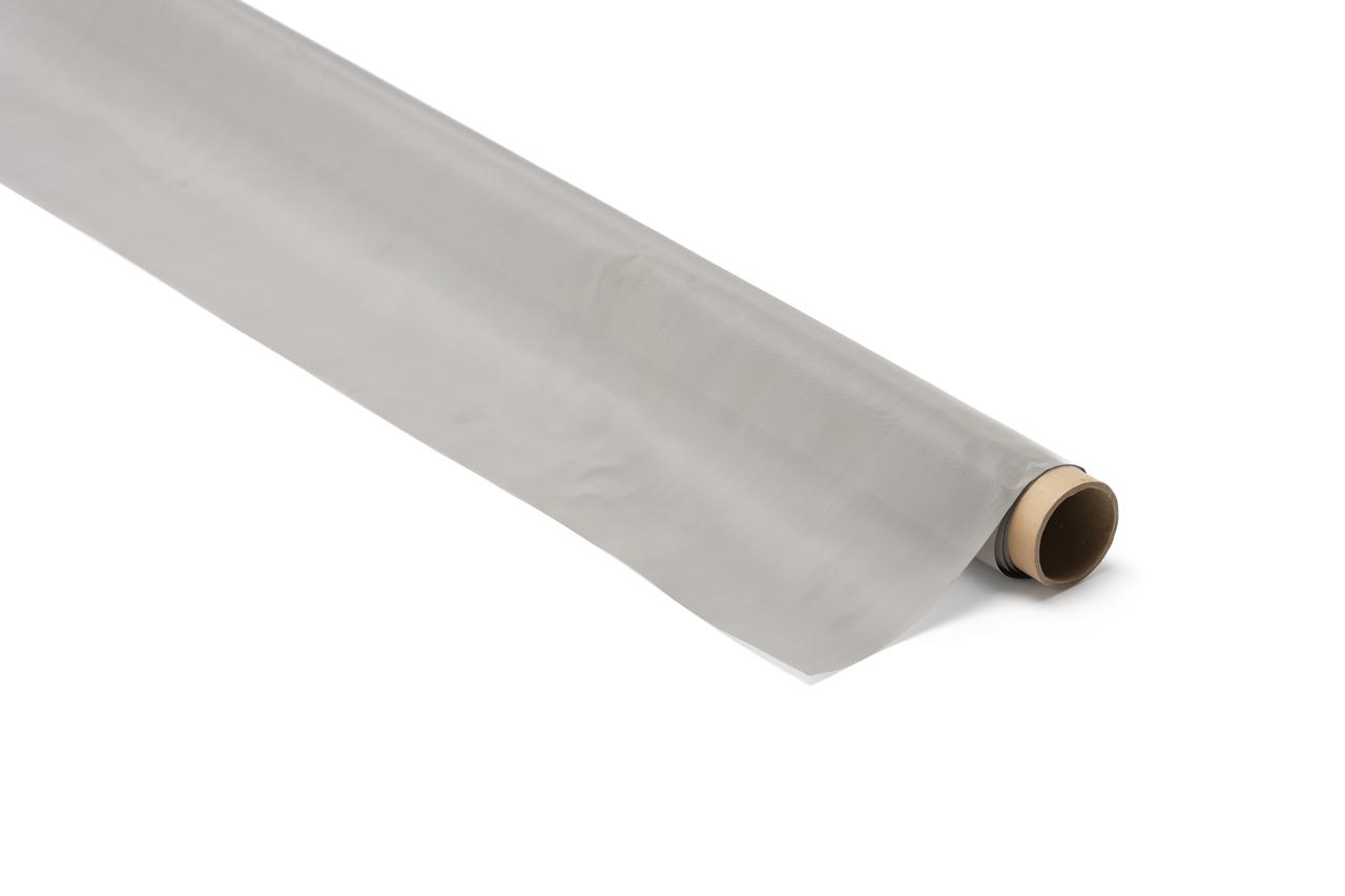 画像: 「Light Mesh」照明用のアクセサリーで、照明の光源に被せることで、光をやさしく遮ると同時に、皺が生み出す独特の陰影を楽しむことができる。ステンレスの繊維で編まれているため、硬さがあり、皺の形状を保持できるほか、優れた耐熱性を誇るため、発火等の心配がなく、安心して使用できる