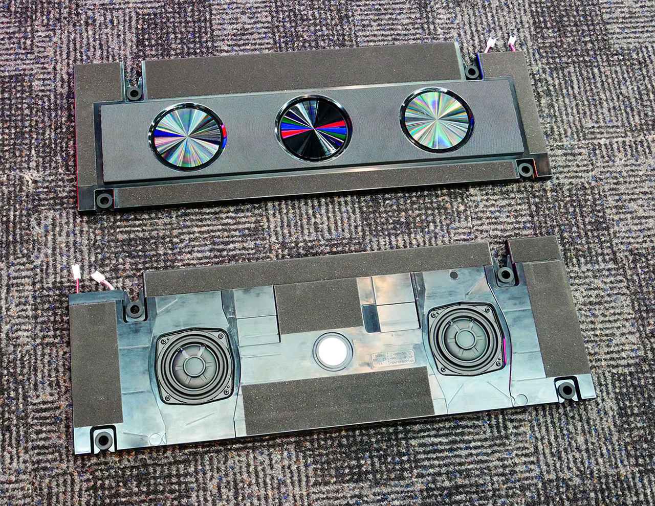 画像: 「85ZX1S」に搭載されたフォースキャンセリングシステムのサブウーファー