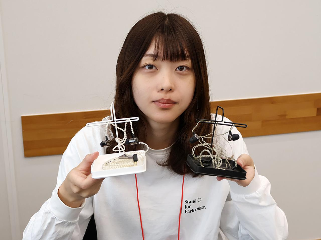 画像: 隠れた名機（？）、Alpha＆Deltaのイヤホンもひっそり（失礼）と展示されていた。「D6」（向かって左）と「D3」