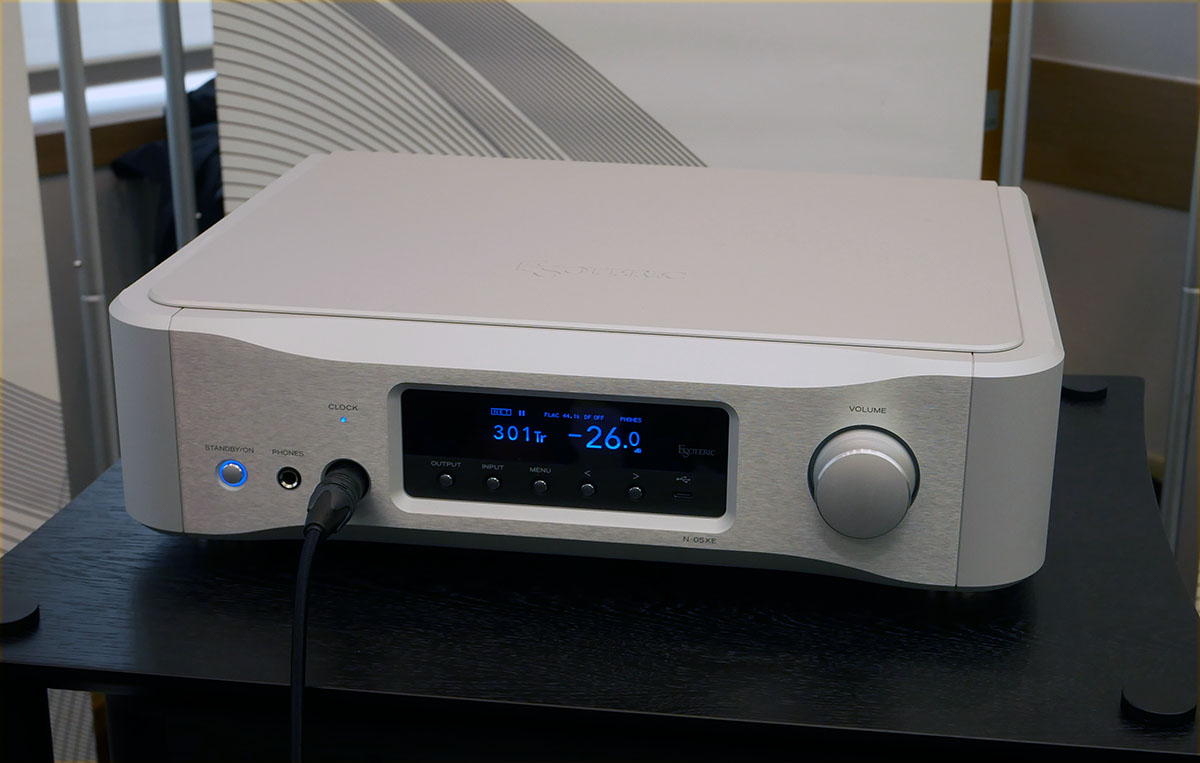 画像: ストリーミングサービスも高品位で楽しめる「N-05XE」。2系統のヘッドホン出力も備える