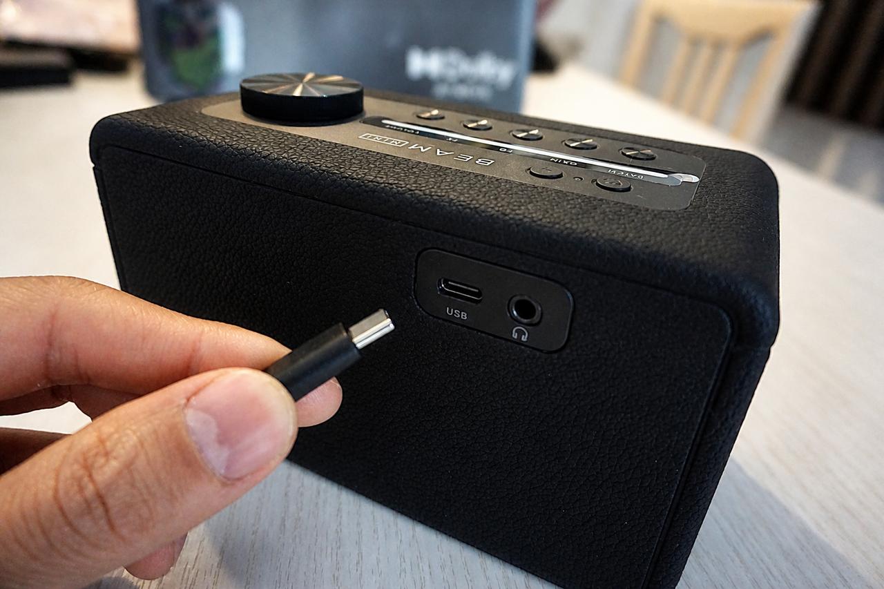 画像: 「NEAM MINI」背面部。typeｰC対応でヘッドフォン／ライン出力は3.5mm
