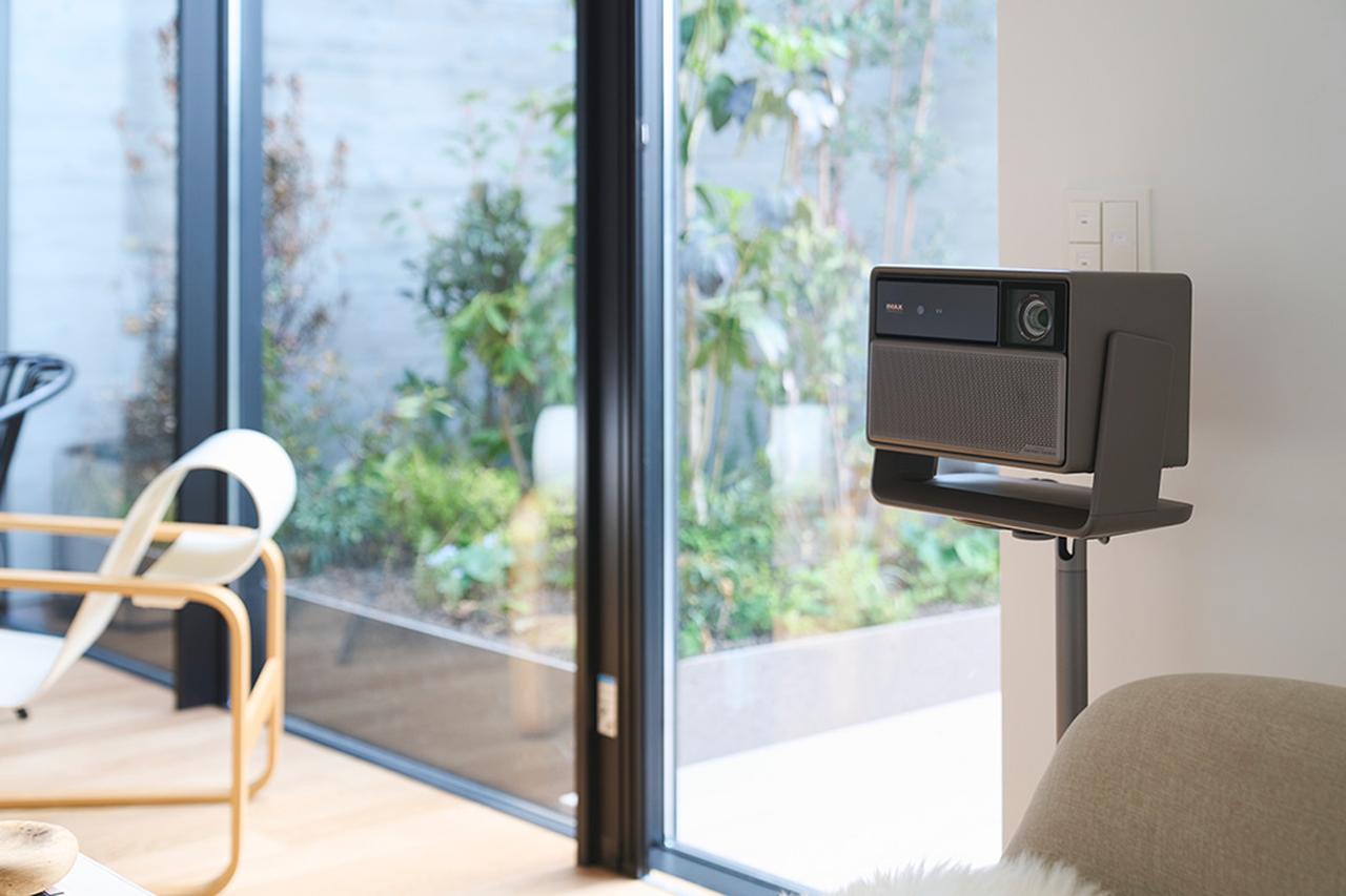 画像2: XGIMI、薄型4Kプロジェクター新製品「Elfin Flip 4K」が、東京・世田谷の高級賃貸「THE GRANDUO HANEGI」のモデルルームに採用された