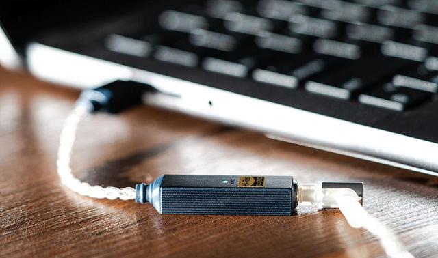 画像2: スマホに差すだけで、最大で384kHzのPCMとDSD256のハイレゾ音源が楽しめる。iFi audioのUSB DAC内蔵 ヘッドホンアンプ「GO link 2」登場