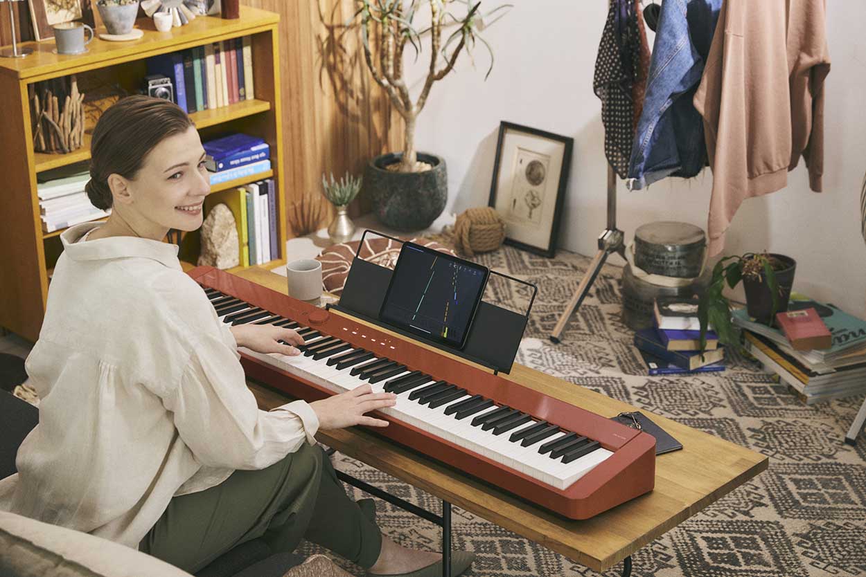 画像: カシオ計算機のワイヤレス MIDI & AUDIOアダプター「WU-BT10」に対応する楽器を用意すれば、あとはサブスクリプションサービスに申し込むだけで、さまざまな楽曲を演奏することができる