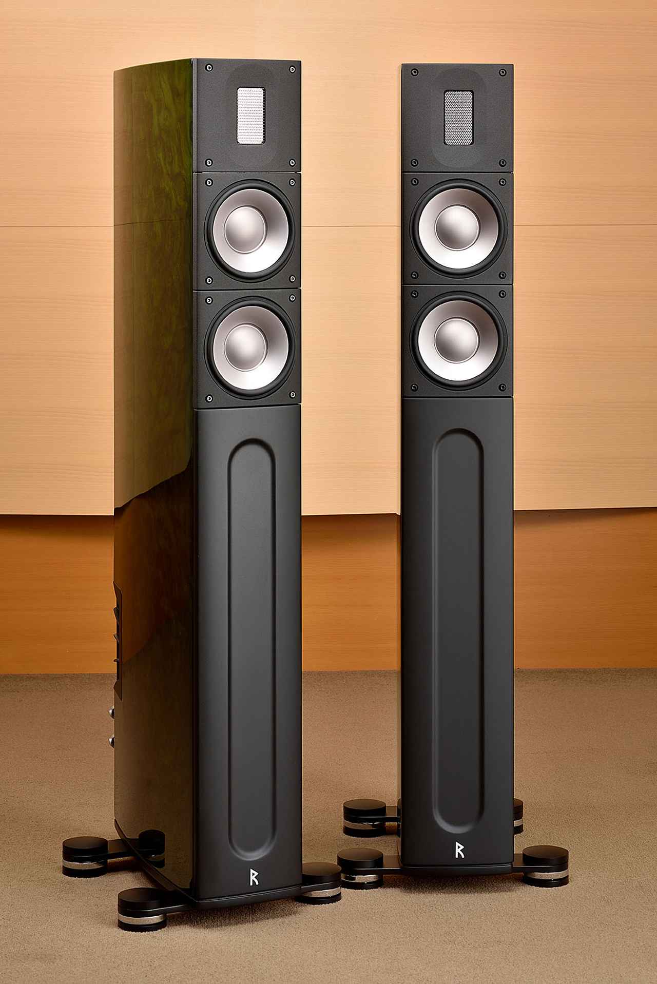 画像1: ライドー・アコースティクスのスピーカーが日本再デビューを果たす。記念モデル「X2t-25th」は、知的な上品さを常にまとった唯一無二の存在だ