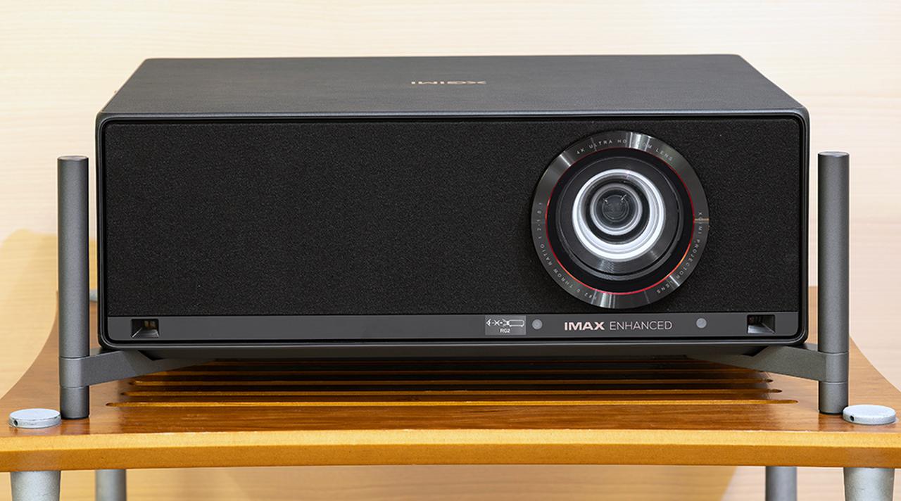 画像1: 【視聴レビュー】本格的なシネマ画質を実現したXGIMIの4Kプロジェクター「TITAN」の実力を徹底チェック。DLPらしい黒の締まりと、鮮やかな色再現、そして自動設置機能も充実の注目機