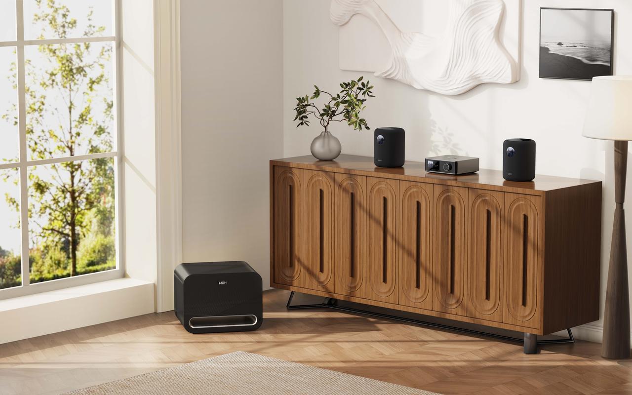 画像: WiiM AMP Ultraに、2本のWiiM SoundとWiiM Sub Proを組み合わせたイメージ