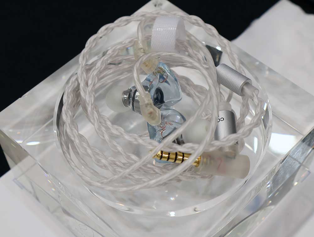 画像5: 【ポタフェス 2026夏 秋葉原 レポート1】 final、フラッグシップヘッドホン「DX10000CL」、有線イヤホン「A8000 DC」、寝ホン「ZE500 NYUMIN」など、話題の製品にファンが集結